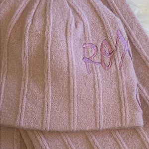 Roxy Accessories - Roxy pink scarf and hat Roxy Accessories - Roxy pink scarf and hat